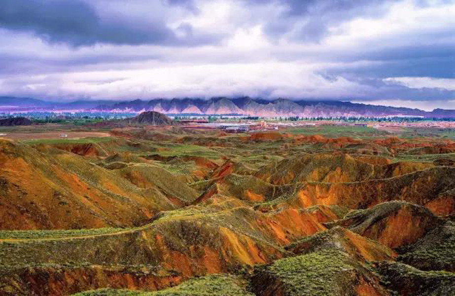 甘肃，致敬领导与同胞的团结盛会