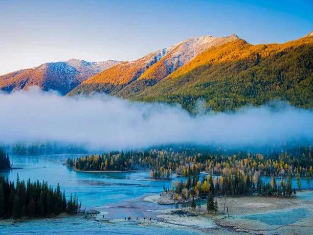 新疆阳光下的友谊与家园温情