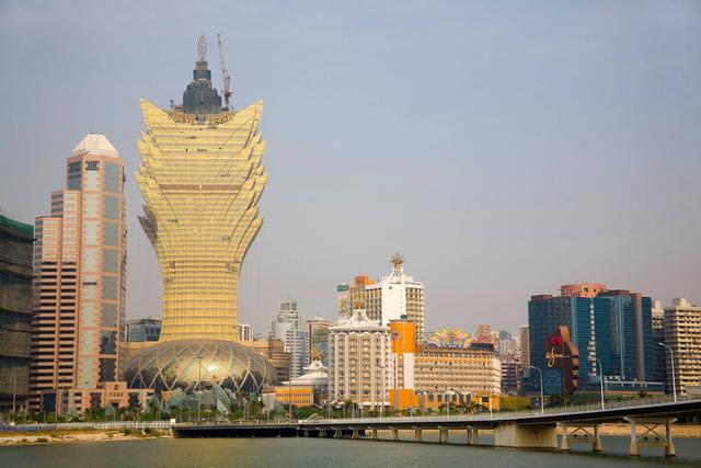 夜色澳门，茶楼门前回忆录